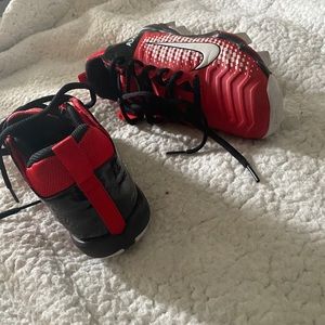 Youth football cleats